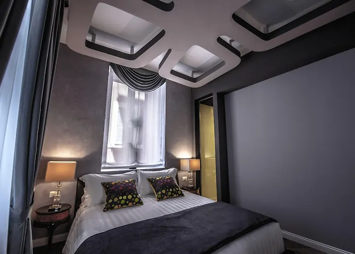 Πανσιόν Spagna Boutique 4*